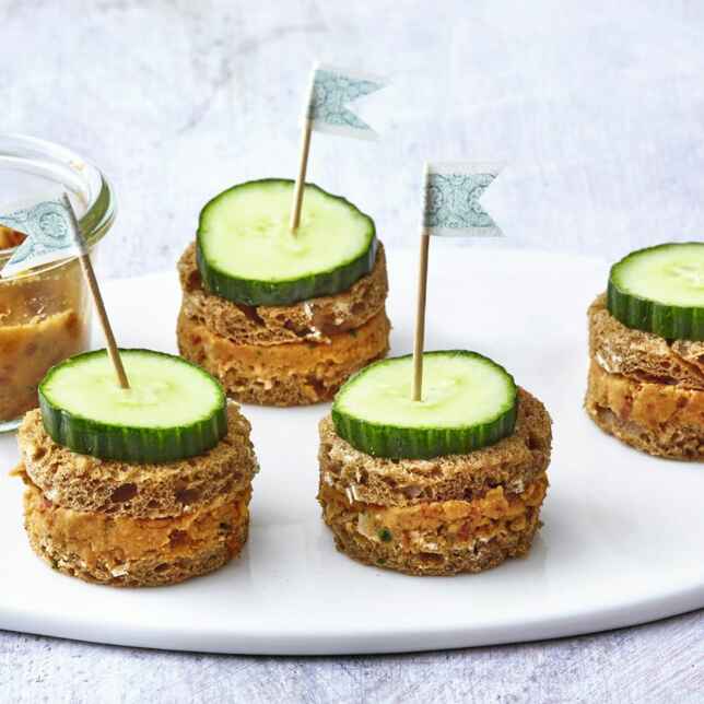 Basilikum-Mandel-Aufstrich Rezept | Küchengötter Basilikum-Mandel-Aufstrich Rezept | Küchengötter