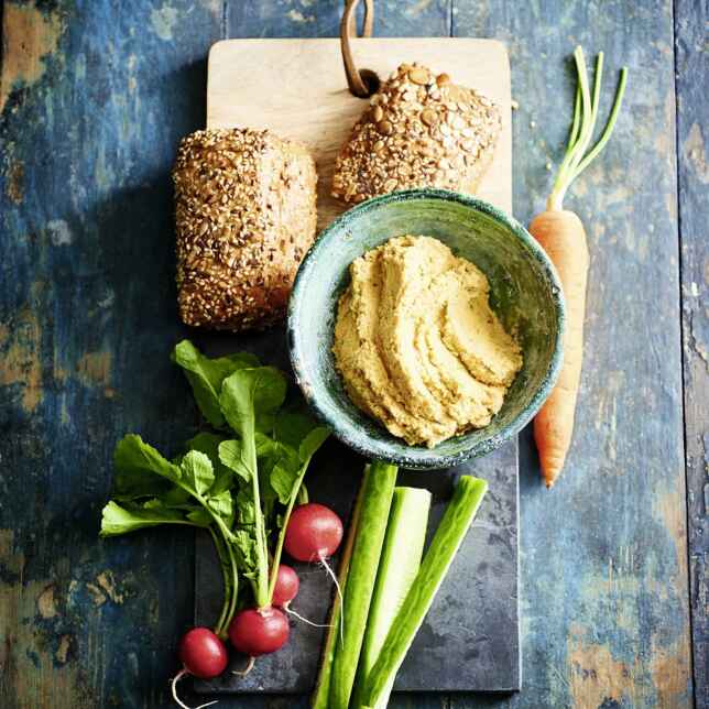 Dattel-Hummus-Aufstrich Rezept | Küchengötter Dattel-Hummus-Aufstrich Rezept | Küchengötter