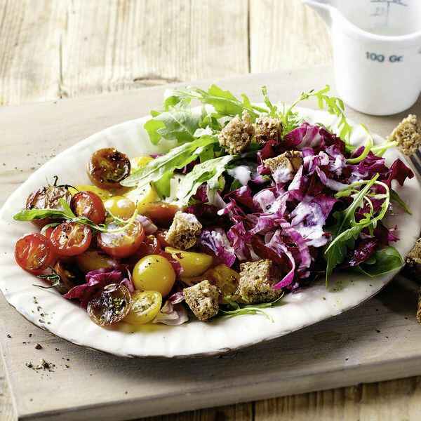 Blattsalate mit Parmesan Rezept | Küchengötter Blattsalate mit Parmesan Rezept | Küchengötter