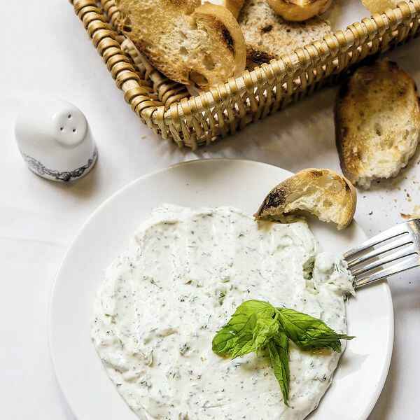 Türkische Schafskäse-Kräuter-Creme Rezept | Küchengötter