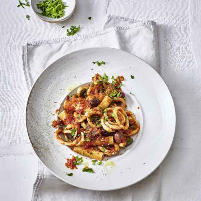 Tintenfisch mit Tomaten Rezept | Küchengötter Tintenfisch mit Tomaten Rezept | Küchengötter