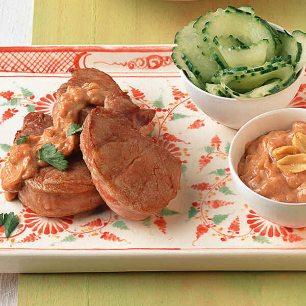 Fleischspießchen mit Erdnusssauce Rezept | Küchengötter Fleischspießchen mit Erdnusssauce Rezept | Küchengötter