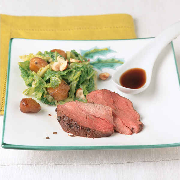 Geschmorter Hirschbraten mit Sahnewirsing Rezept | Küchengötter Geschmorter Hirschbraten mit Sahnewirsing Rezept | Küchengötter