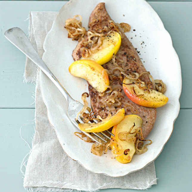 Leberschnitten mit Äpfeln und Zwiebeln Rezept | Küchengötter Leberschnitten mit Äpfeln und Zwiebeln Rezept | Küchengötter