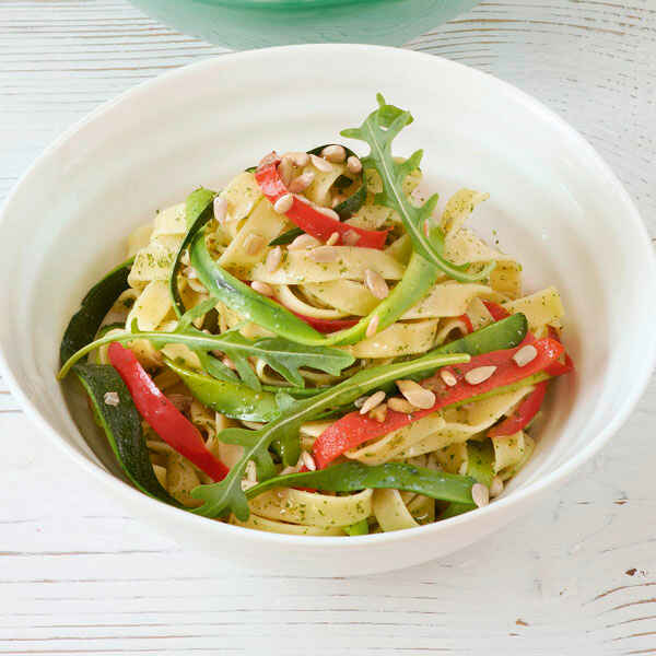 Bandnudeln mit Gemüse-Käse-Sauce Rezept | Küchengötter Bandnudeln mit Gemüse-Käse-Sauce Rezept | Küchengötter