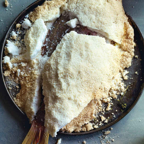 Dorade in der Salzkruste spanische Art Rezept | Küchengötter