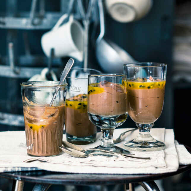 Birnensalat mit Schokoladenmousse Rezept | Küchengötter Birnensalat mit Schokoladenmousse Rezept | Küchengötter