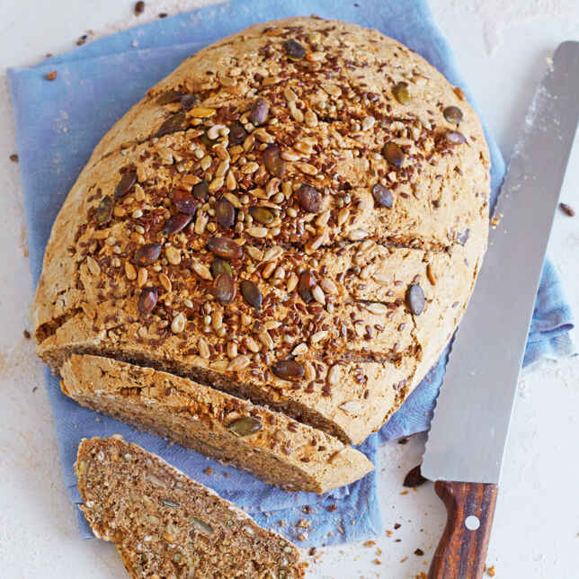 Dinkel-Nuss-Brot Rezept | Küchengötter