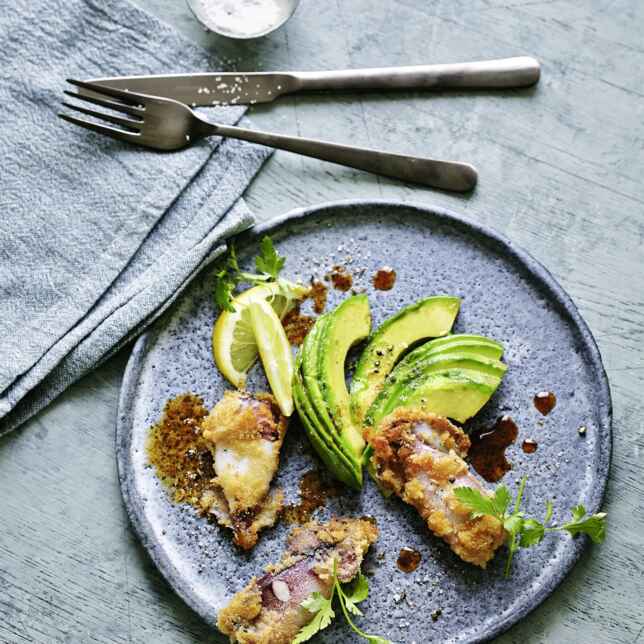 Low Carb Lamm-Paprika-Spieße mit Avocado-Koriander-Creme | Küchengötter