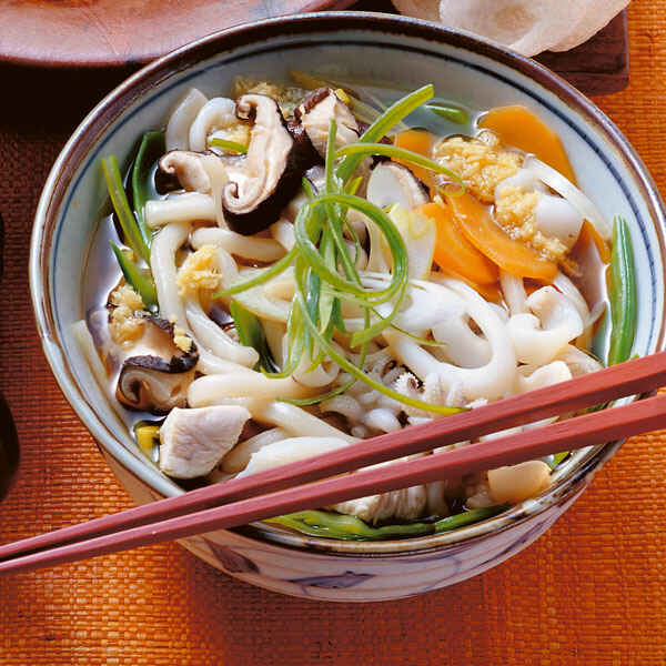 Asia-Eintopf mit Glasnudeln Rezept | Küchengötter Asia-Eintopf mit Glasnudeln Rezept | Küchengötter