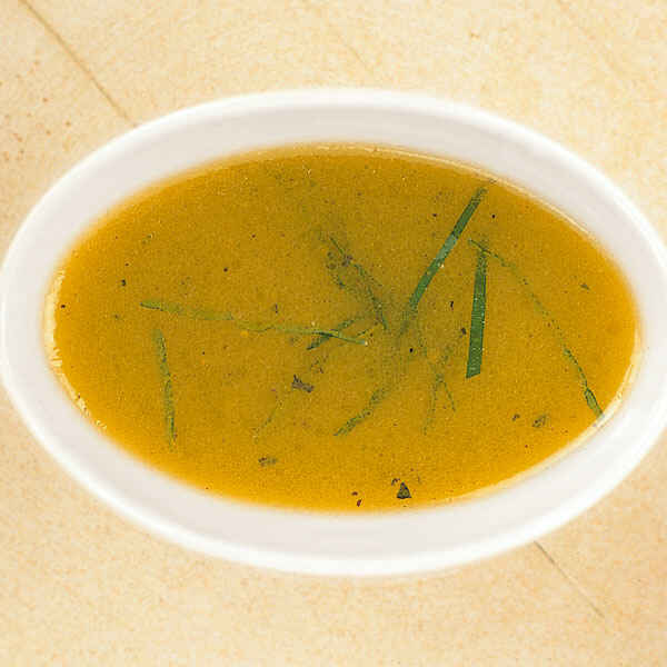 Kapern-Oliven-Vinaigrette Rezept | Küchengötter Kapern-Oliven-Vinaigrette Rezept | Küchengötter