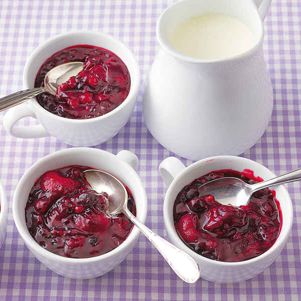 Kirschgrütze mit Sahne Rezept | Küchengötter Kirschgrütze mit Sahne Rezept | Küchengötter