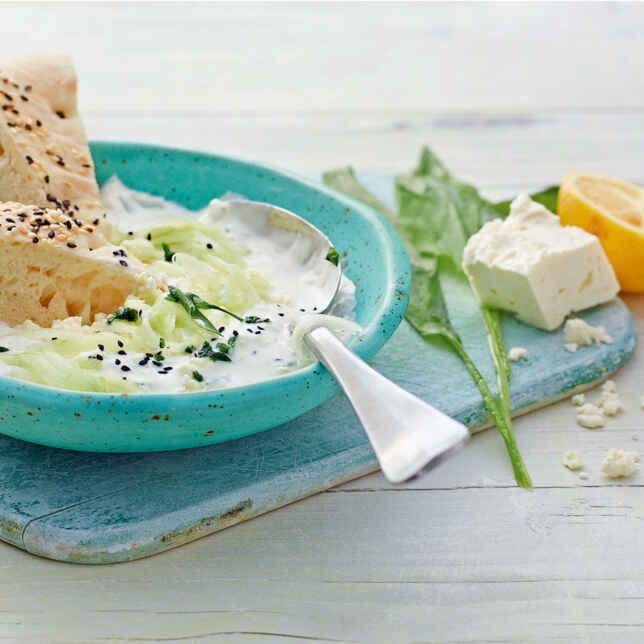 Bärlauch-Schafkäse-Dip Rezept | Küchengötter Bärlauch-Schafkäse-Dip Rezept | Küchengötter