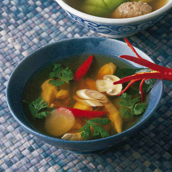 Zitronengrassuppe mit Garnelen Rezept | Küchengötter Zitronengrassuppe mit Garnelen Rezept | Küchengötter