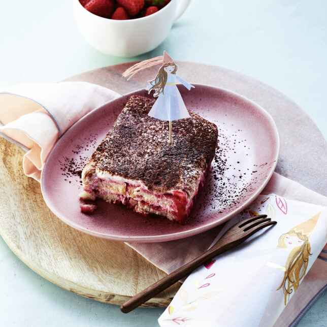 Zuckerfreies Erdbeer-Tiramisu mit Biskuit Rezept | Küchengötter Zuckerfreies Erdbeer-Tiramisu mit Biskuit Rezept | Küchengötter