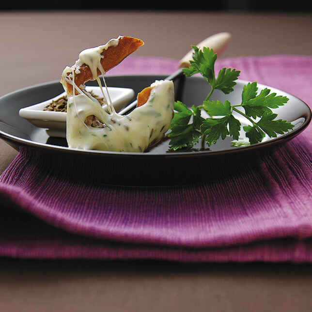 Käsefondue mit Kartoffeln und Gemüse Rezept | Küchengötter Käsefondue mit Kartoffeln und Gemüse Rezept | Küchengötter