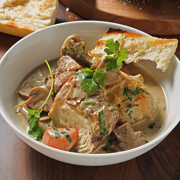 Coq au vin mit Speck und Egerlingen Rezept | Küchengötter Coq au vin mit Speck und Egerlingen Rezept | Küchengötter