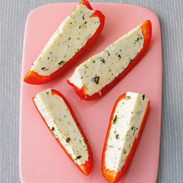 Paprikaschiffchen mit Camembertcreme Rezept (Low Carb) | Küchengötter Paprikaschiffchen mit Camembertcreme Rezept (Low Carb) | Küchengötter