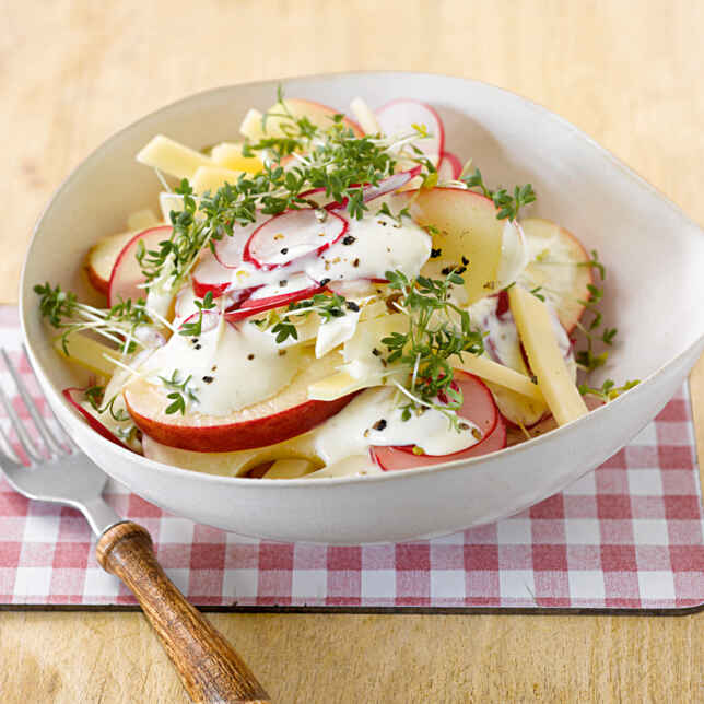 Radieschensalat mit Kresse Rezept | Küchengötter Radieschensalat mit Kresse Rezept | Küchengötter