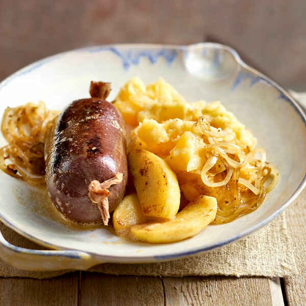 Gebratene Blutwurst mit Kartoffelstampf Rezept | Küchengötter Gebratene Blutwurst mit Kartoffelstampf Rezept | Küchengötter