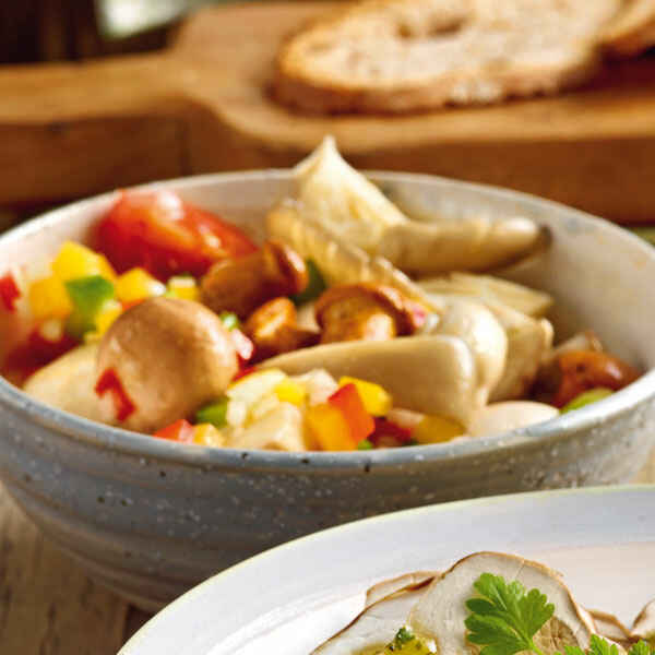 Pilzsalat mit Kürbiskern-Dressing Rezept | Küchengötter