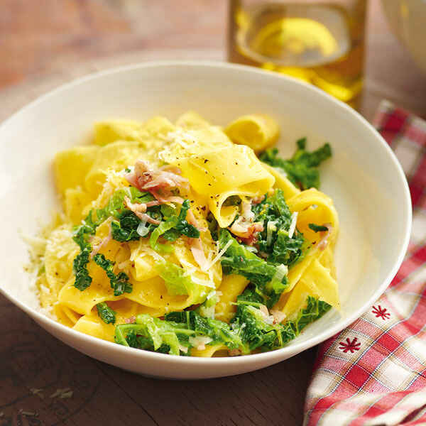 Nudeln mit Kohl und Feta Rezept | Küchengötter Nudeln mit Kohl und Feta Rezept | Küchengötter