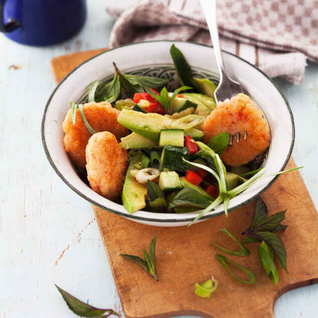 Low Carb Avocadosalat mit Garnelen Rezept | Küchengötter Low Carb Avocadosalat mit Garnelen Rezept | Küchengötter