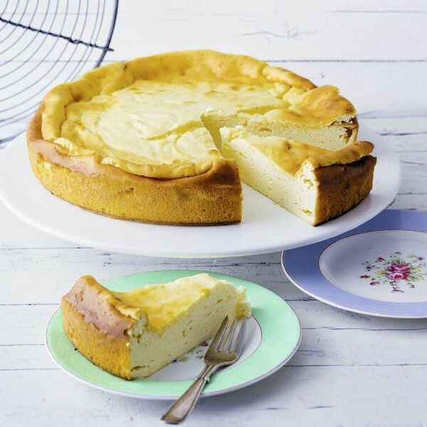 Käsekuchen mit Rosinen Rezept | Küchengötter Käsekuchen mit Rosinen Rezept | Küchengötter