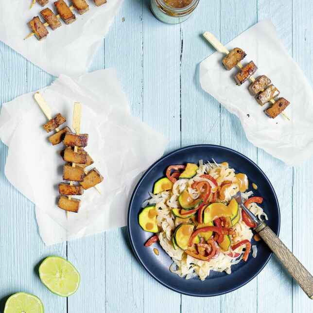 Konjak-Asia-Nudelpfanne mit Garnelen Rezept | Küchengötter