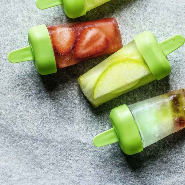 Weißes Schokoladeneis mit Thymian Rezept | Küchengötter Weißes Schokoladeneis mit Thymian Rezept | Küchengötter