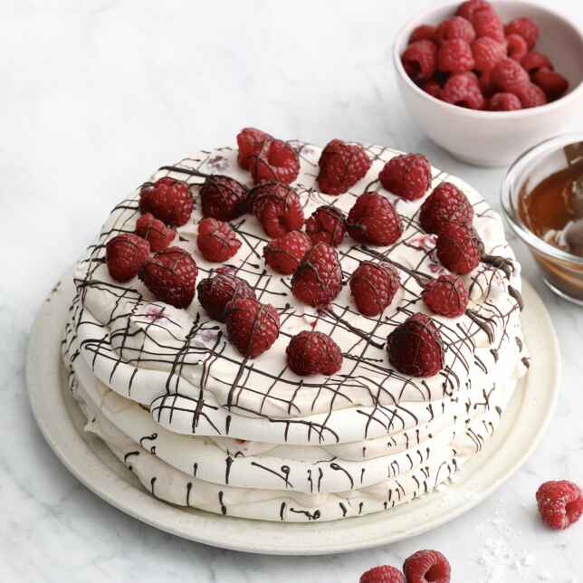 Himbeer-Buttermilch-Torte Rezept | Küchengötter