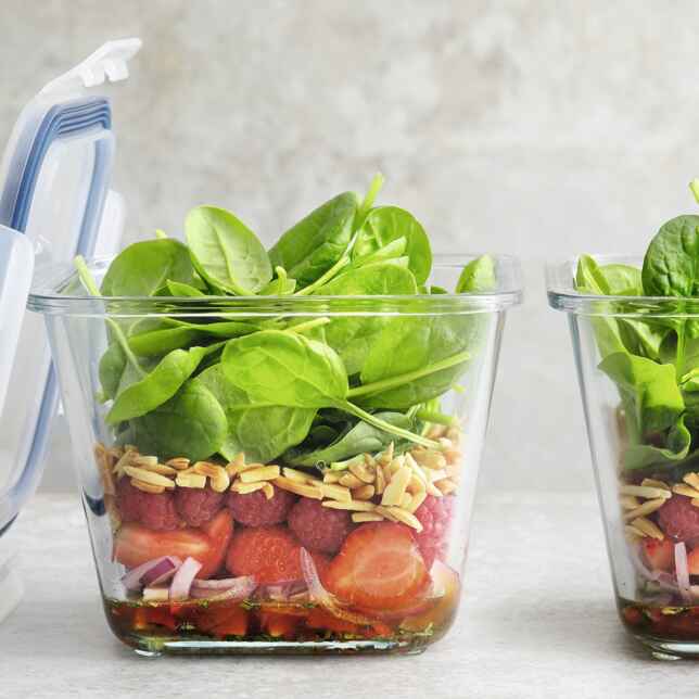 Spinatsalat mit Roquefort und Trauben Rezept | Küchengötter Spinatsalat mit Roquefort und Trauben Rezept | Küchengötter