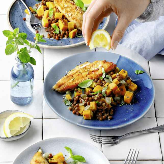 Fischfilets mit Gurkengemüse Rezept | Küchengötter Fischfilets mit Gurkengemüse Rezept | Küchengötter