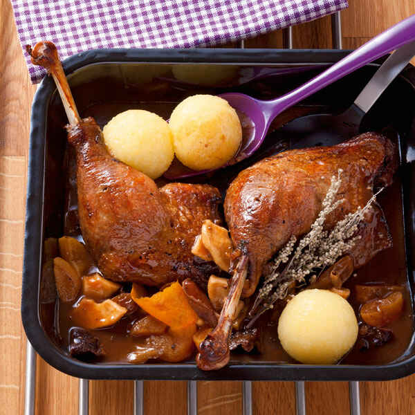 Schweinefilet mit Apfel-Mandel-Füllung Rezept | Küchengötter