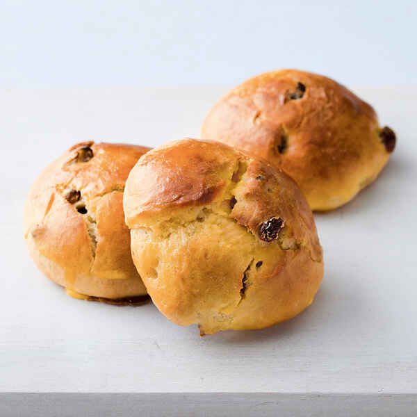 Rosinenbrötchen mit Mandelsplittern Rezept | Küchengötter Rosinenbrötchen mit Mandelsplittern Rezept | Küchengötter
