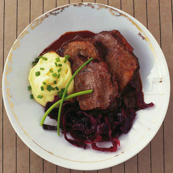 Geschmorte Kalbsbäckchen | Deutsche Küche | Küchengötter Geschmorte Kalbsbäckchen | Deutsche Küche | Küchengötter