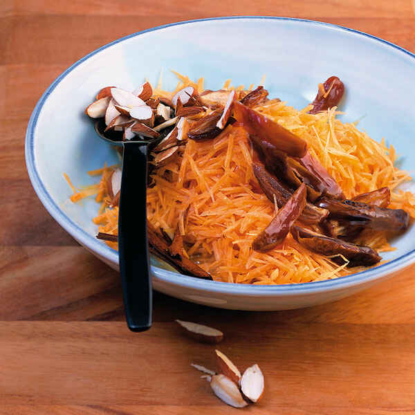 Orientalischer Möhrensalat mit Erdnüssen Rezept | Küchengötter