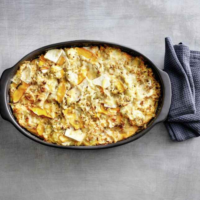 Kartoffel-Kürbis-Gratin mit Walnusskruste Rezept | Küchengötter Kartoffel-Kürbis-Gratin mit Walnusskruste Rezept | Küchengötter