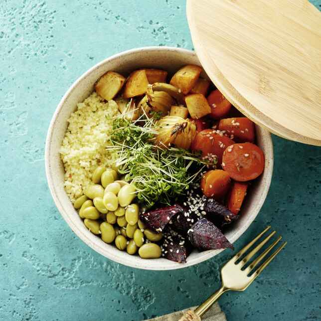 Gebackene Aubergine mit Couscous und Tahin Rezept | Küchengötter Gebackene Aubergine mit Couscous und Tahin Rezept | Küchengötter