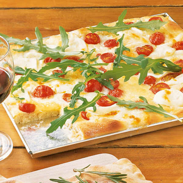 Pizza mit Rinderfilet, Ricotta und Rucola Rezept | Küchengötter