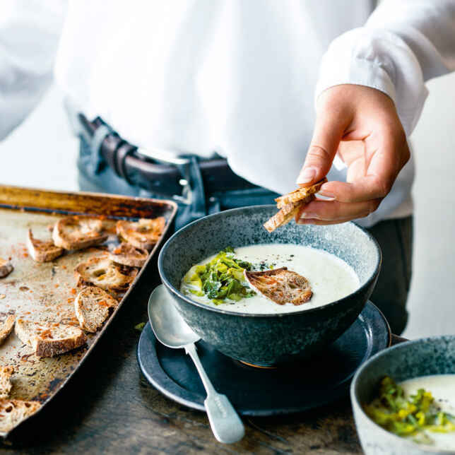 Petersilien-Kartoffel-Suppe mit Lachs Rezept | Küchengötter Petersilien-Kartoffel-Suppe mit Lachs Rezept | Küchengötter