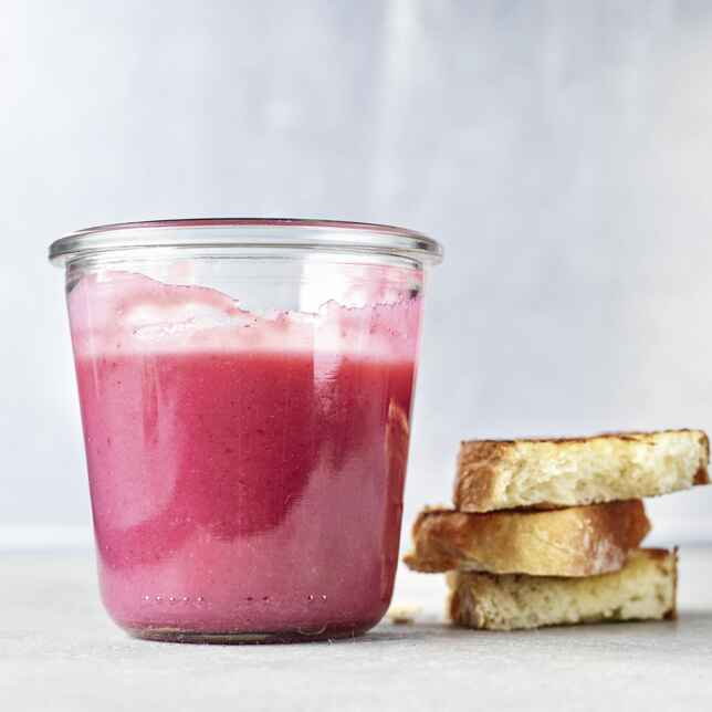 Dessert-Hummus mit Schoko und Beeren Rezept | Küchengötter Dessert-Hummus mit Schoko und Beeren Rezept | Küchengötter