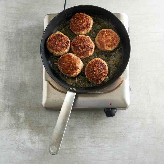 Kräuter-Fisch-Frikadellen Rezept | Küchengötter Kräuter-Fisch-Frikadellen Rezept | Küchengötter