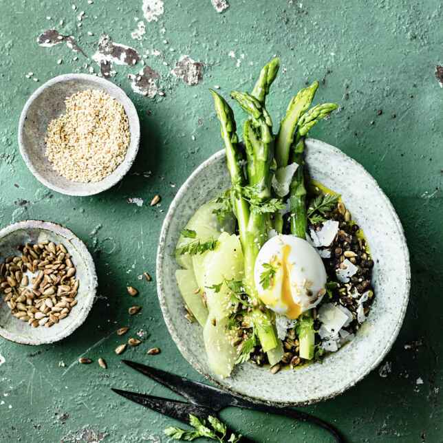 QuinoaBowl mit Spinat & Ei Rezept Küchengötter