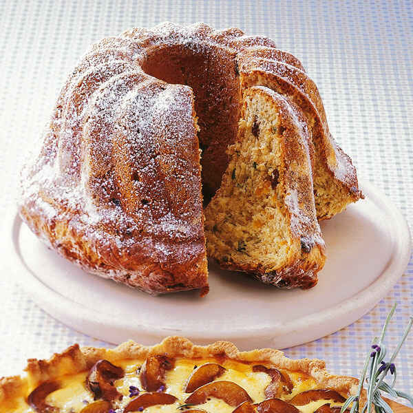 Gugelhupf mit Rosinen Rezept | Küchengötter Gugelhupf mit Rosinen Rezept | Küchengötter