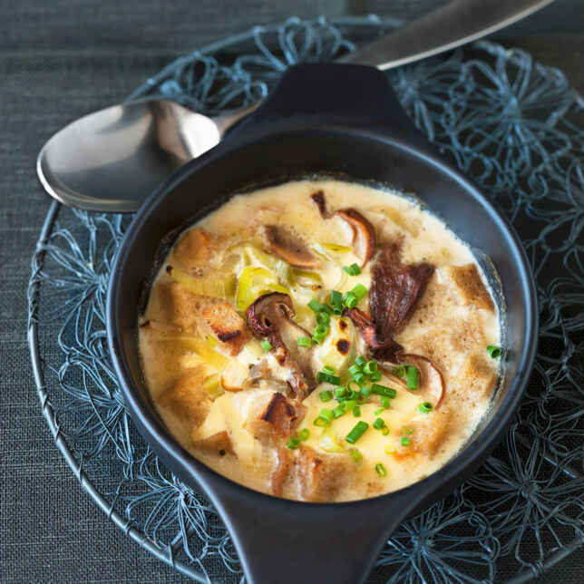 Überbackene Steinpilz-Brotsuppe