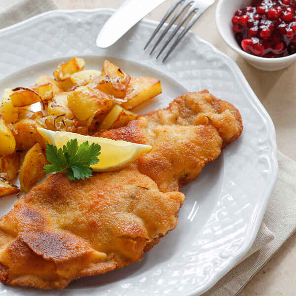 Klassisches Wiener Schnitzel mit Kartoffelsalat Rezept | Küchengötter