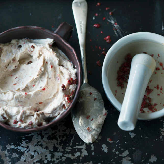 Frischkäse-Mais-Paprika-Aufstrich Rezept | Küchengötter Frischkäse-Mais-Paprika-Aufstrich Rezept | Küchengötter