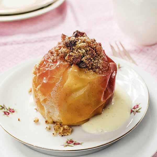 Gefüllte Bratäpfel mit Vanillesauce Rezept | Küchengötter Gefüllte Bratäpfel mit Vanillesauce Rezept | Küchengötter