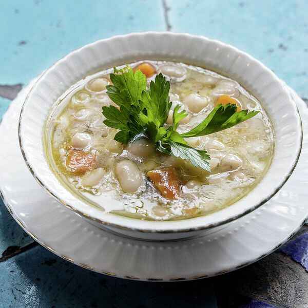 Weiße Bohnensuppe mit Mettendchen Rezept | Küchengötter Weiße Bohnensuppe mit Mettendchen Rezept | Küchengötter